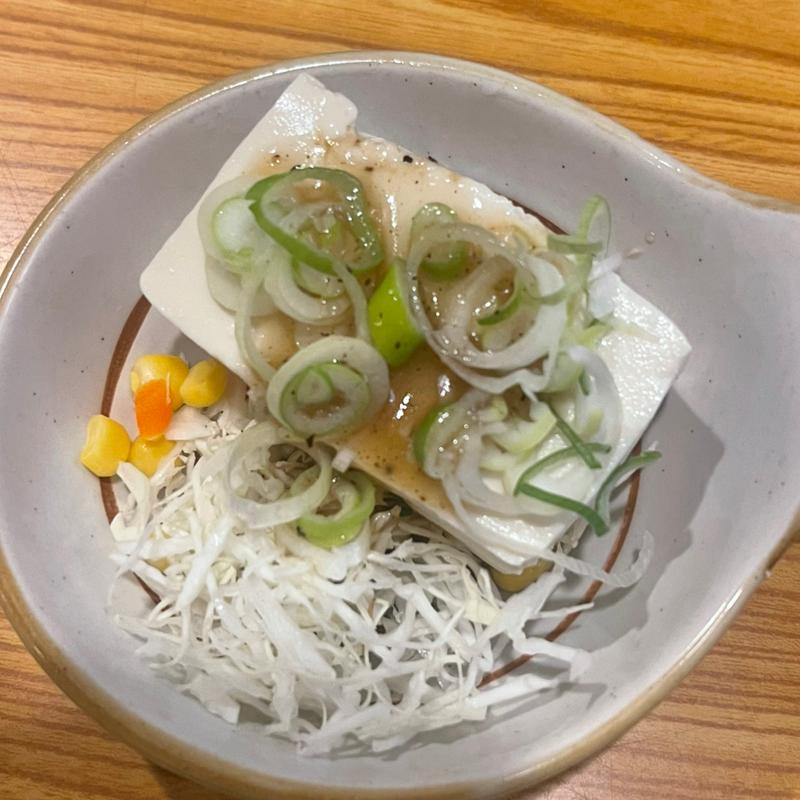 お通し　豆腐サラダ(武州うどんあかね&みどりダイニング)