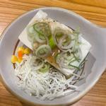 お通し　豆腐サラダ