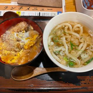 ハーフカツ丼セット(武州うどんあかね&みどりダイニング)