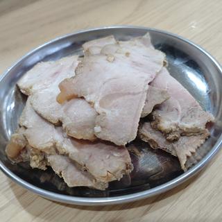 おつまみチャーシュー(諭吉そば Yukichi Soba（旧店名：自家製麺そばっちゃん）)