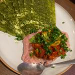 卵黄のせネギトロとチャンジャ 焼き海苔付き