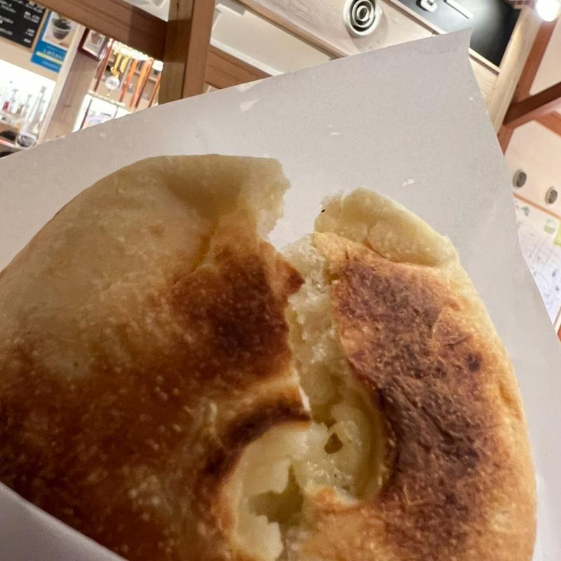 じゃがバターチーズフォカッチャ(CAFE 寛一（道の駅 ピア21しほろ）)