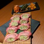 厚切り牛タン塩ネギ包み焼き(焼肉ホルモン 山水縁 虎ノ門本店)