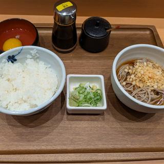 朝定食 生たまご冷ぶっかけ(半)(そばいち二八 上野店)