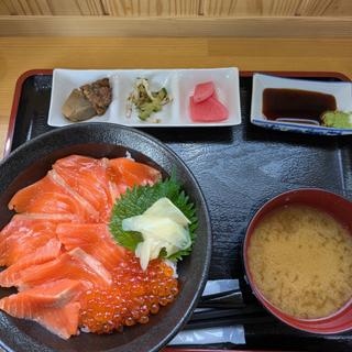 サーモンとイクラの親子丼(漁師飯 番屋)