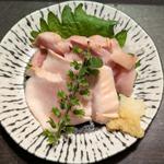 鹿児島産種鶏のたたき(九州料理二代目もつ鍋わたり 立川店)