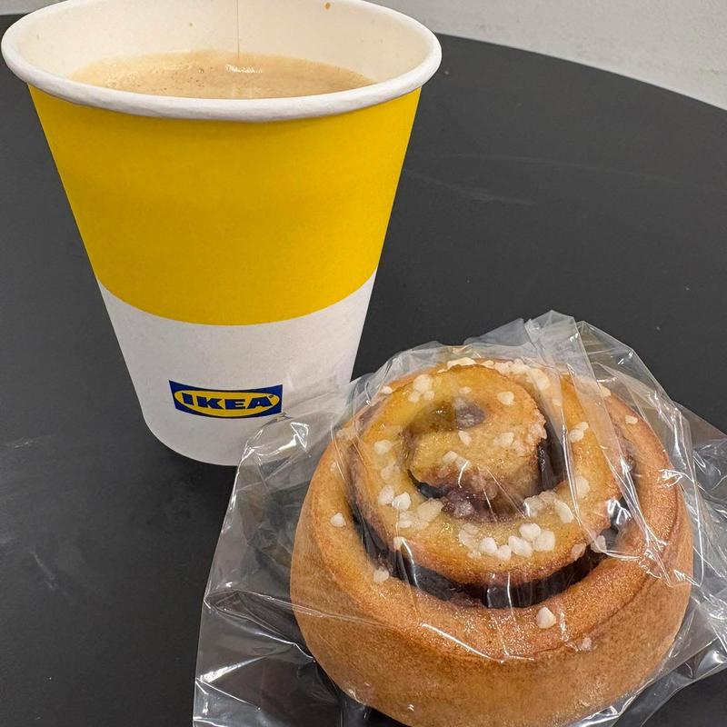 コーヒー シナモンロールセット(IKEA 新宿)