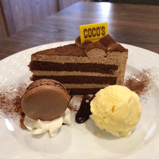 勤労感謝のふんわりチョコケーキプレート(ココス 野田愛宕店)