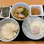 目玉焼き納豆朝食