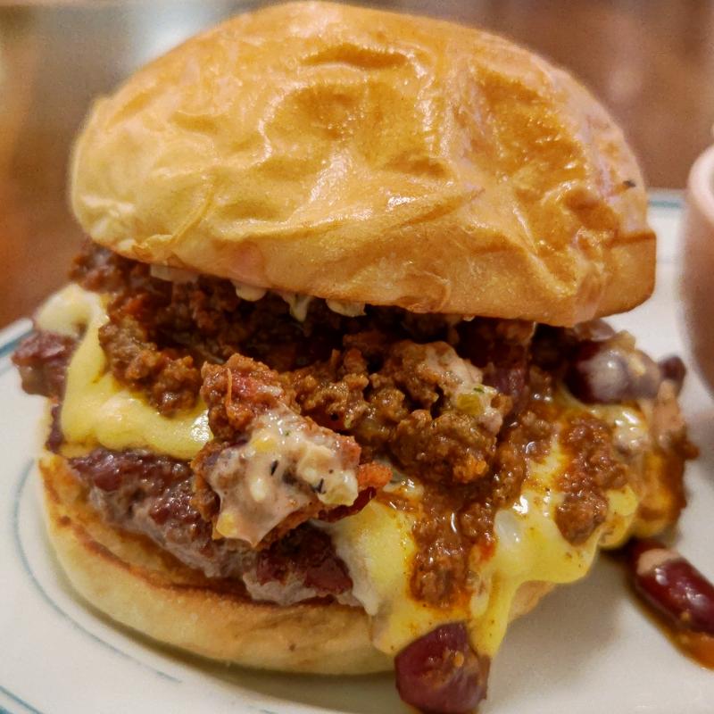 チリチーズバーガー(バーガージョーズ 元町店)