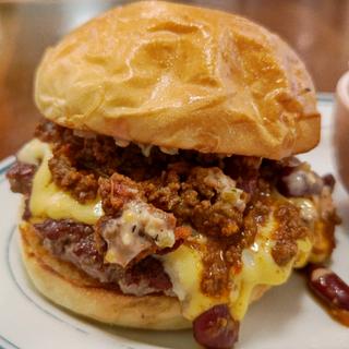 チリチーズバーガー(バーガージョーズ 元町店)