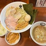 特製つけ麺(300g)、メンマ増し、玉ねぎ