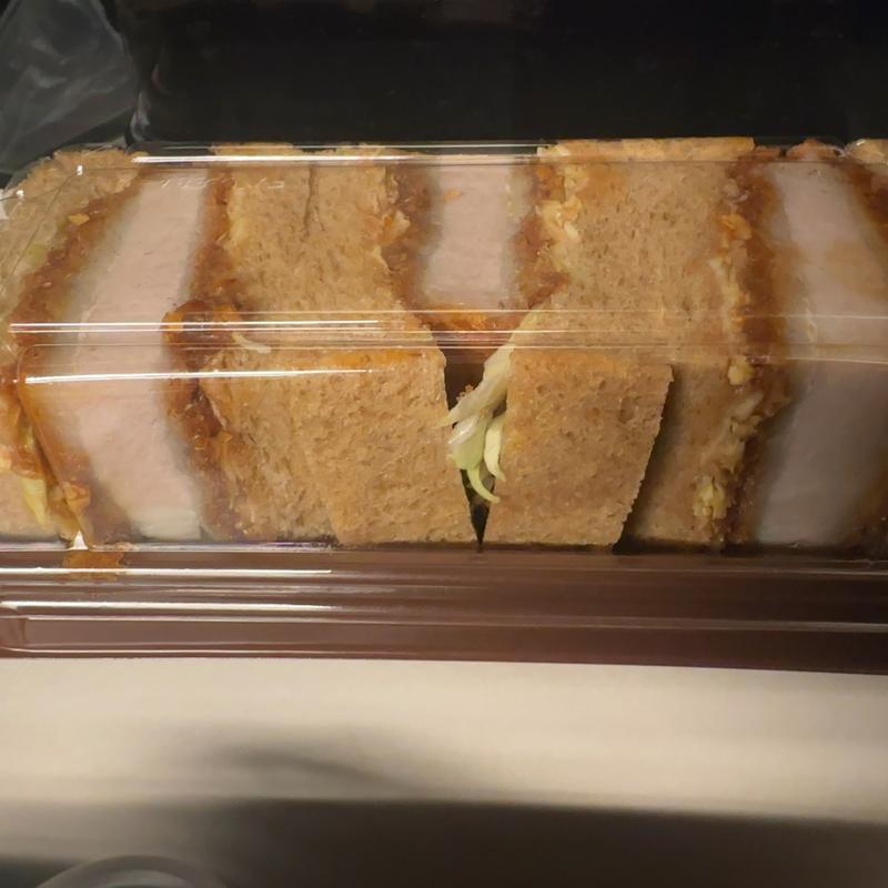 三元豚のカツサンド(イースタイムカフェ&アンデルセン)