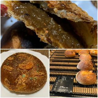 牛すじ入りチーズカレーパン(Merci life organics練馬店)