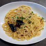 パスタセット(揚げ茄子とツナと大葉のペペロンチーノ)