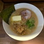 あっさり塩とんこつ＋バター＋味付背脂