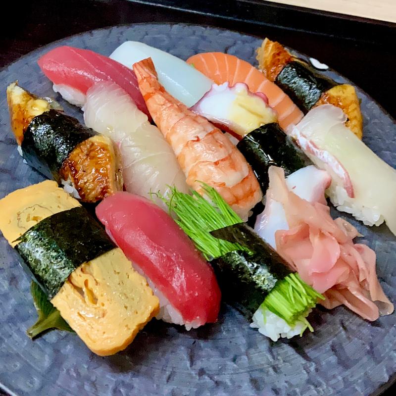 おまかせにぎりセット1半 天ぷらうどん変更(寿し臣 すしとみ 東花園本店)