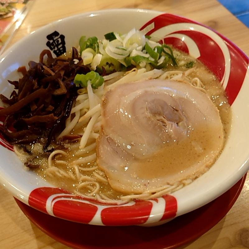 王道豚骨ラーメン(博多 雷龍)