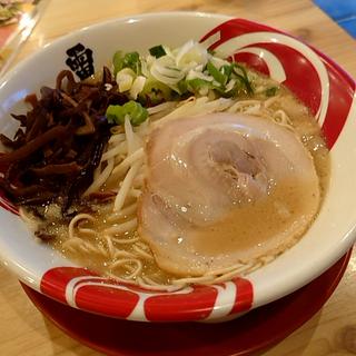 王道豚骨ラーメン(博多 雷龍)