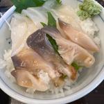 イカ刺し　ホッキ刺身丼(えりも岬観光センタ－ )