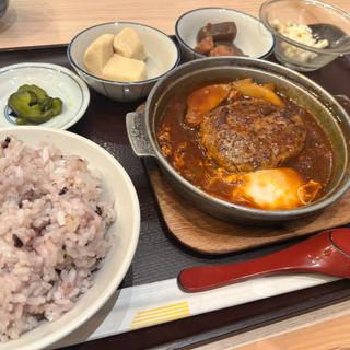 半熟玉子デミグラスハンバーグ定食(さち福や ラゾーナ川崎店)