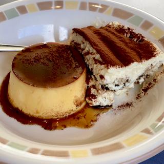 プリンとティラミス クラシコの盛合せ(サイゼリヤ 北巽店)