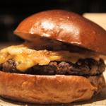 熟成和牛チーズバーガー