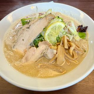 鶏塩白湯チャーシューメン