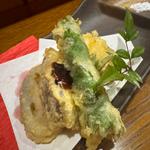 天ぷら盛り合わせ(よもぎ)