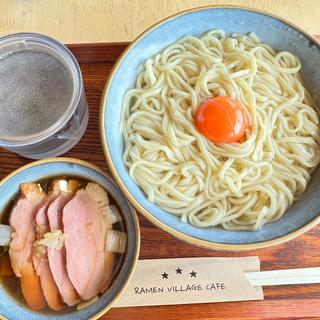 鴨の釜玉昆布水つけ麺(RAMEN VILLAGE CAFE -ラーメンヴィレッジカフェ-)