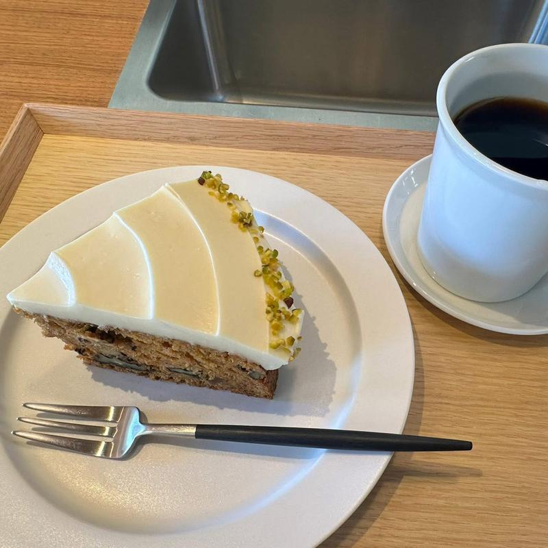 キャロットケーキ コーヒー(LUANA COFFEE & POUND CAKE)