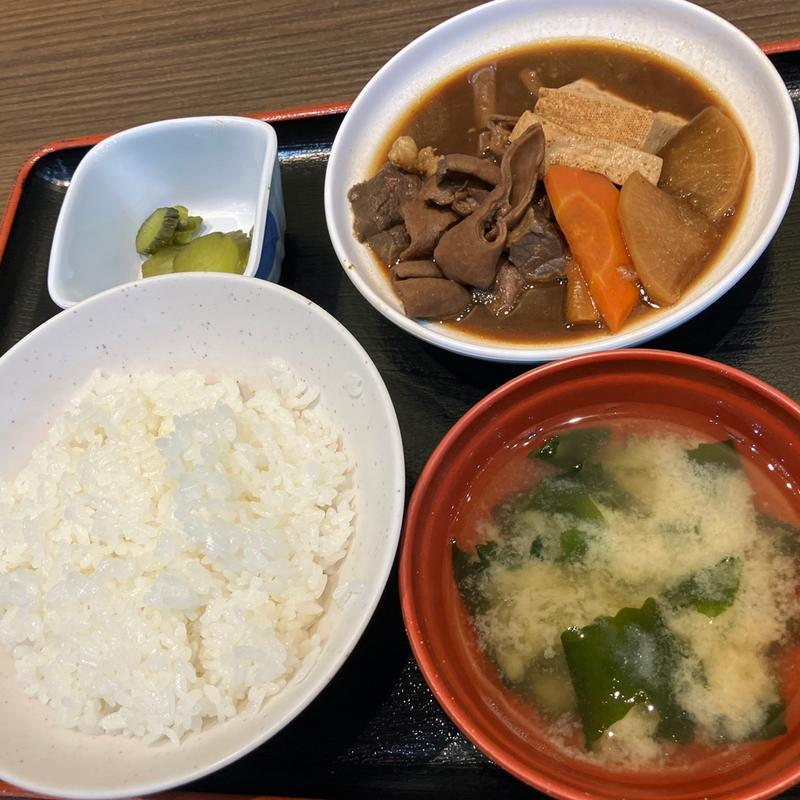 牛もつ煮込み定食(レストラン 笑和)