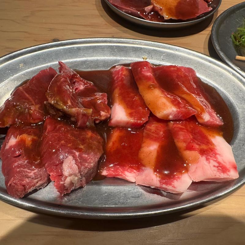 カルビ、ハラミ(大衆 焼き肉ホルモン 大松)