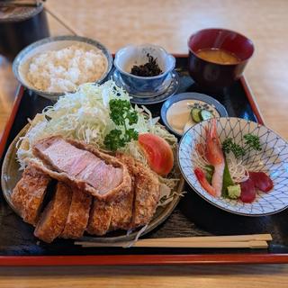 上ロースカツ定食(とんかつ宝)