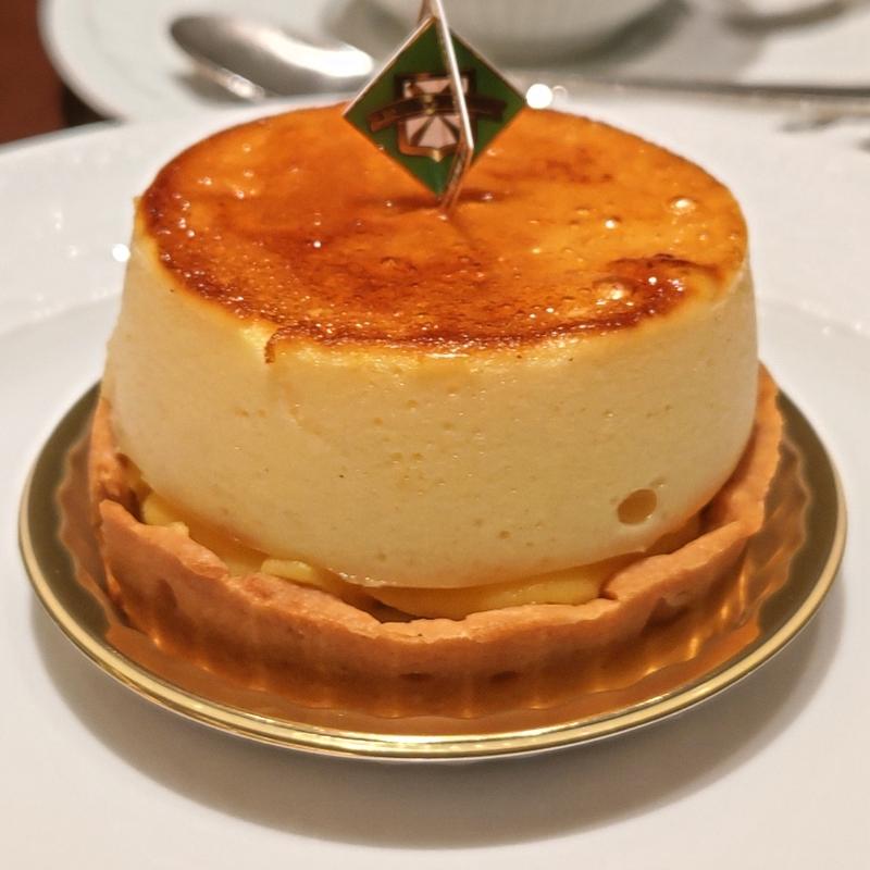 洋梨のシブースト(AUX BACCHANALES (オーバカナル 桜木町店))