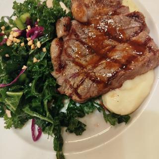 アンガスサーロインステーキサラダ(ロイヤルホスト春日部店)