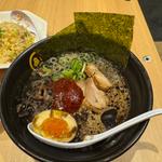 BLACK豚骨(TOKYO豚骨BASE MADE by 一風堂 エキュート上野店)