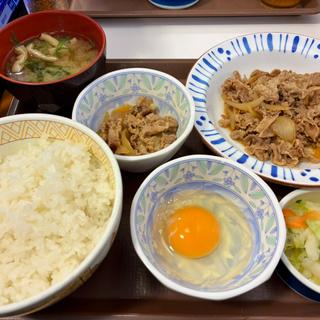 牛皿定食¥680+牛小鉢¥180(すき家 1国草津大路店 )
