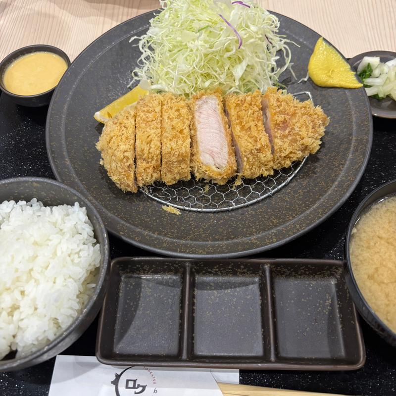 SPF「十和田湖高原ポーク桃豚」ロース200g(とんかつロク 京急川崎店)