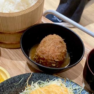 コロッケ(肉じゃが)(おおさかうまいもん食堂 佐海屋)