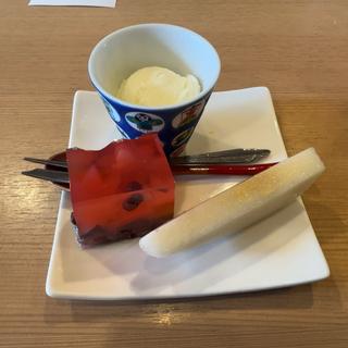 食後のデザート(和食 出雲集い処 やおよろず)