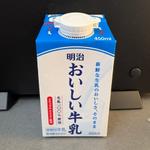 明治・おいしい牛乳・450 ml