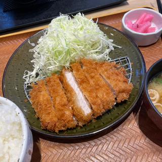 120gロースかつ定食(かつ庵 戸塚平戸店)