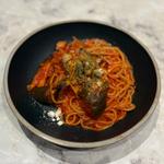 牡蠣ベーコン茄子チーズのトマトパスタ