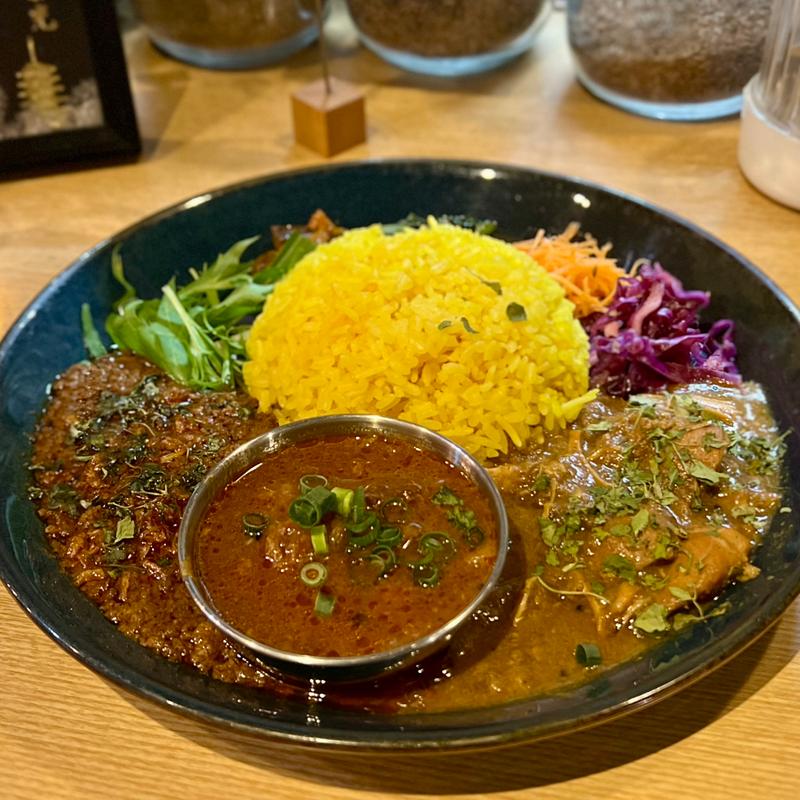 三種全部のせカレー(キッチン水谷)