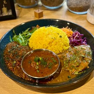 三種全部のせカレー(キッチン水谷)