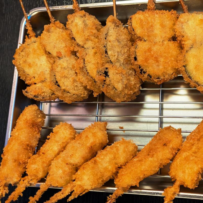 串揚げ（茄子・イカ）(仙台焼鳥・串揚げ居酒屋 串屋 名掛丁店)