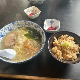  Aセット　とりめし　塩らーめん(一心亭 （いっしんてい）)