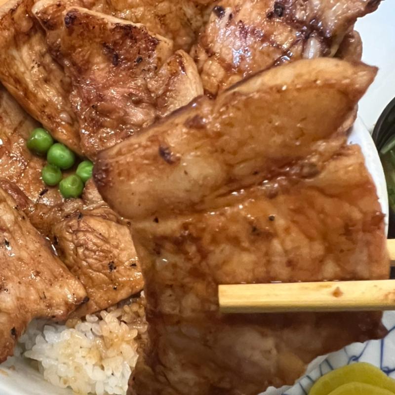 豚丼　華(元祖 豚丼のぱんちょう)