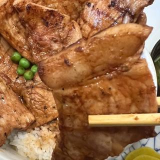 豚丼 華(元祖 豚丼のぱんちょう)